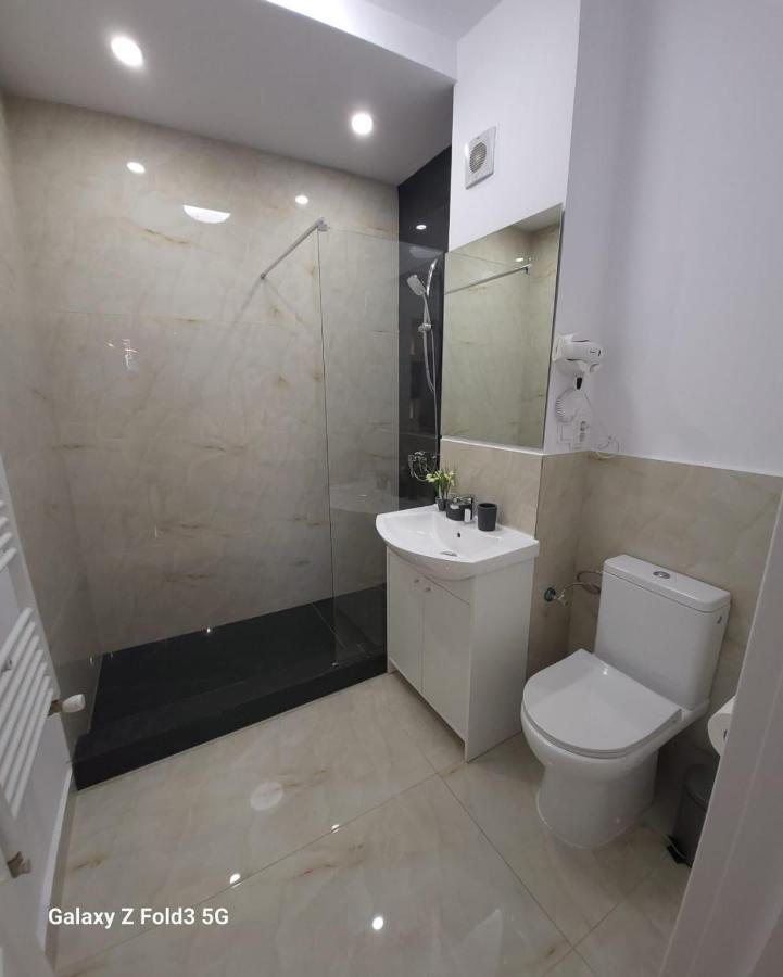 David'S Place Floresti  Luaran gambar