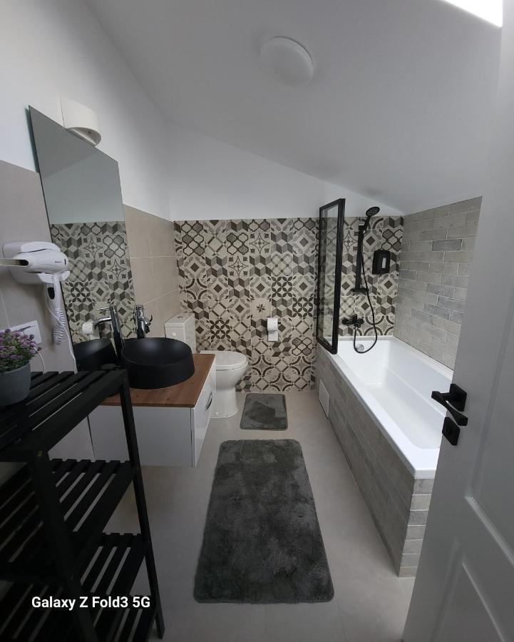 David'S Place Floresti  Luaran gambar